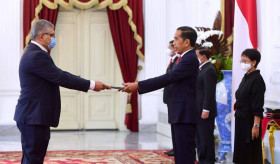 Դեսպան Սերոբ Բեջանյանն իր հավատարմագրերը հանձնեց Ինդոնեզիայի Հանրապետության նախագահ Ջոկո Վիդոդոյին